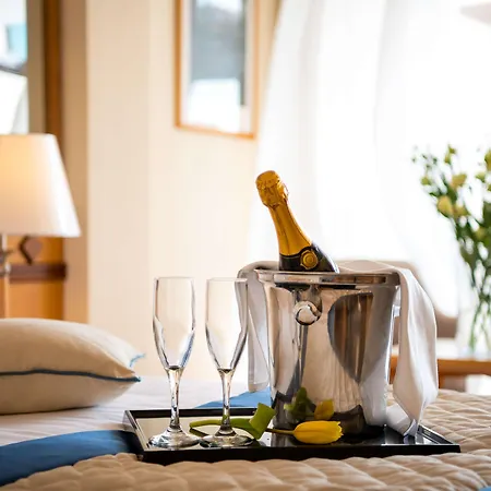Constantinou Bros Athena Hotel 4*