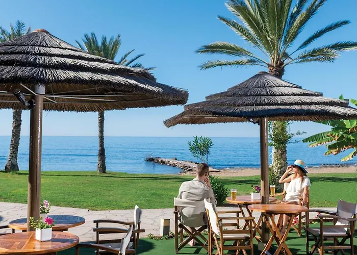 Constantinou Bros Athena Otel 4*