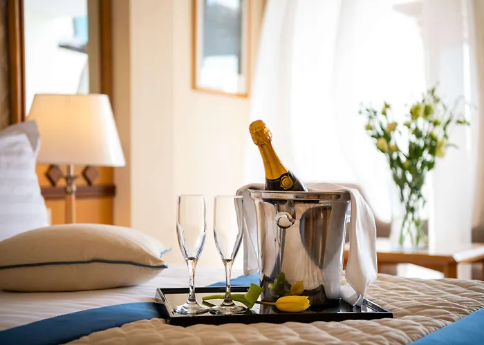 Constantinou Bros Athena Otel 4*