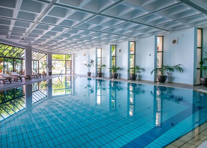 Constantinou Bros Athena Otel 4*