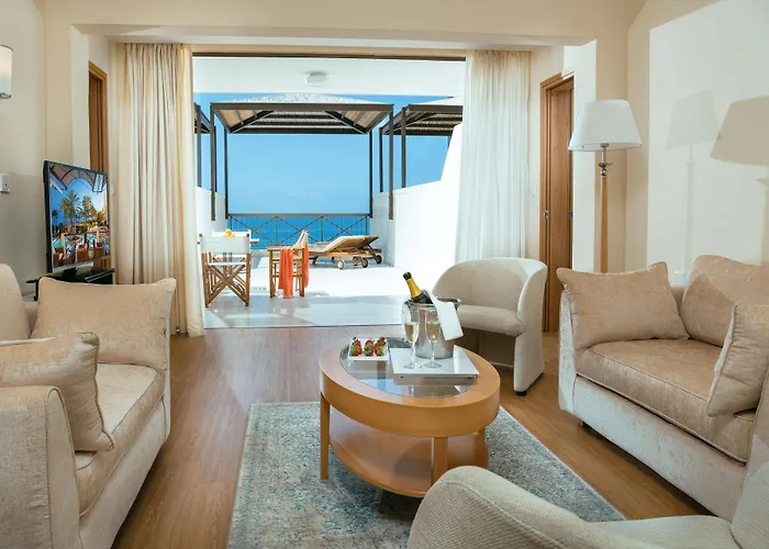 Otel Constantinou Bros Athena 4*