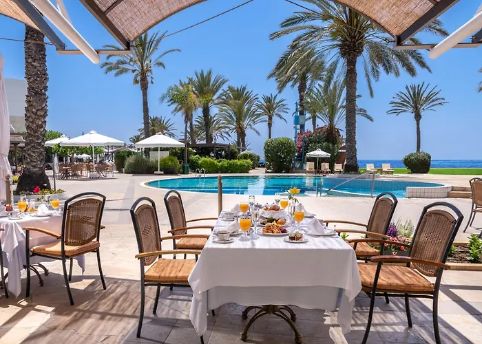 Constantinou Bros Athena Otel Geroskipou